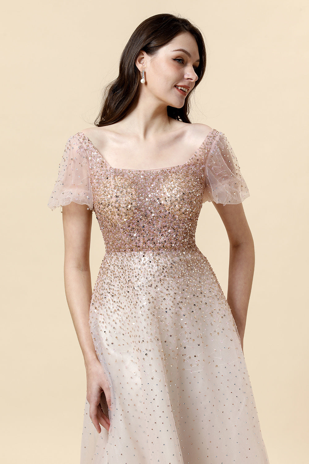 A línea Cuello Cuadrado Rosa Vestido Formal Con Cuentas