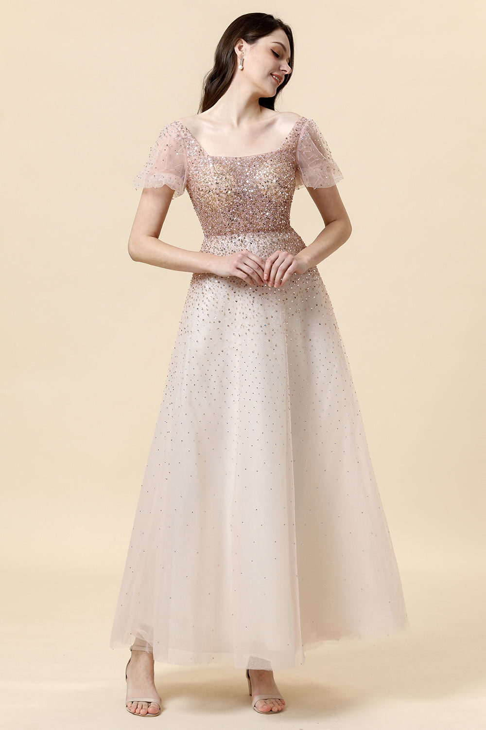 A línea Cuello Cuadrado Rosa Vestido Formal Con Cuentas