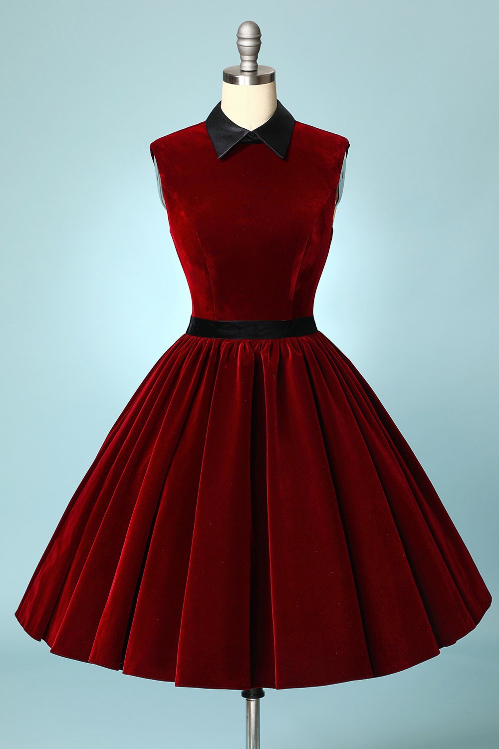 Vestido corto de terciopelo burdeos