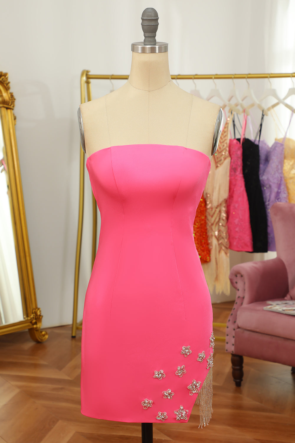 Rosa Vestido de graduación ajustado con estrella y flecos
