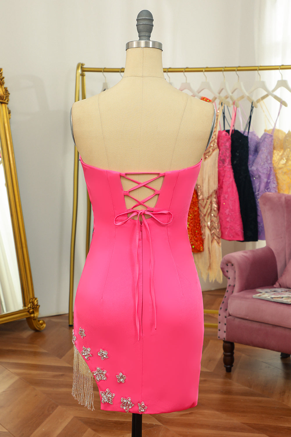 Rosa Vestido de graduación ajustado con estrella y flecos