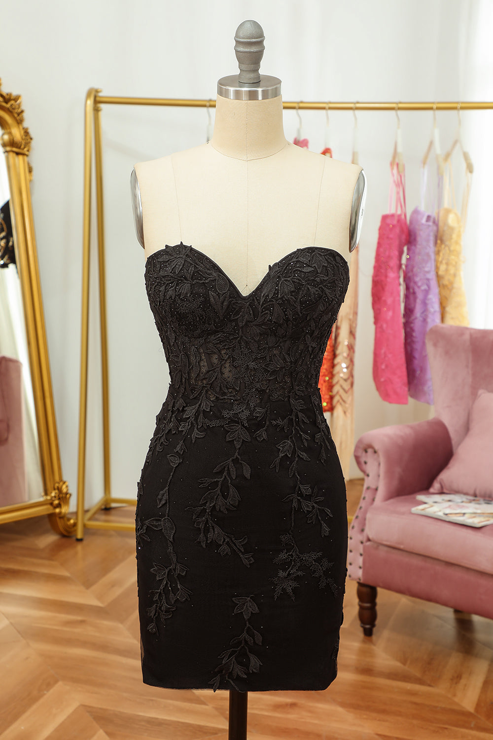 Ajustado Rosa Vestido corto de cóctel con apliques