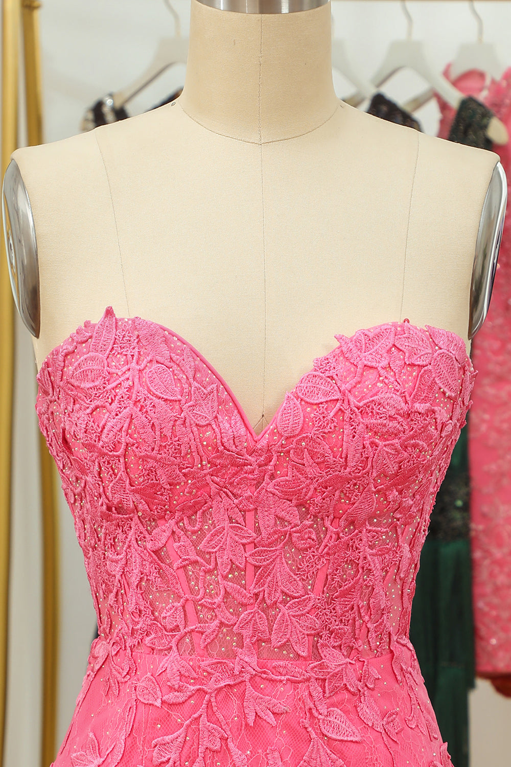 Ajustado Rosa Vestido corto de cóctel con apliques