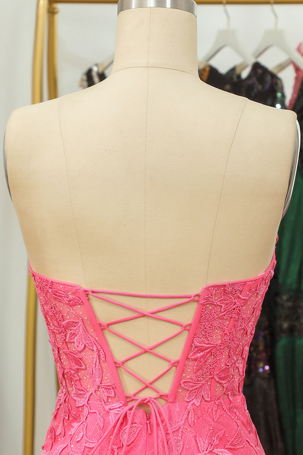 Ajustado Rosa Vestido corto de cóctel con apliques
