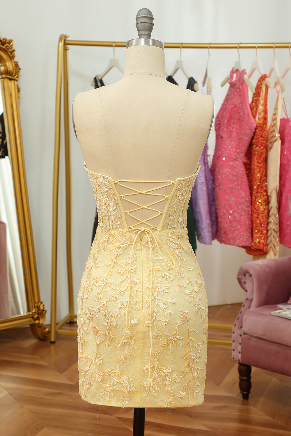 Ajustado Púrpura Vestido Corto de Cóctel con apliques