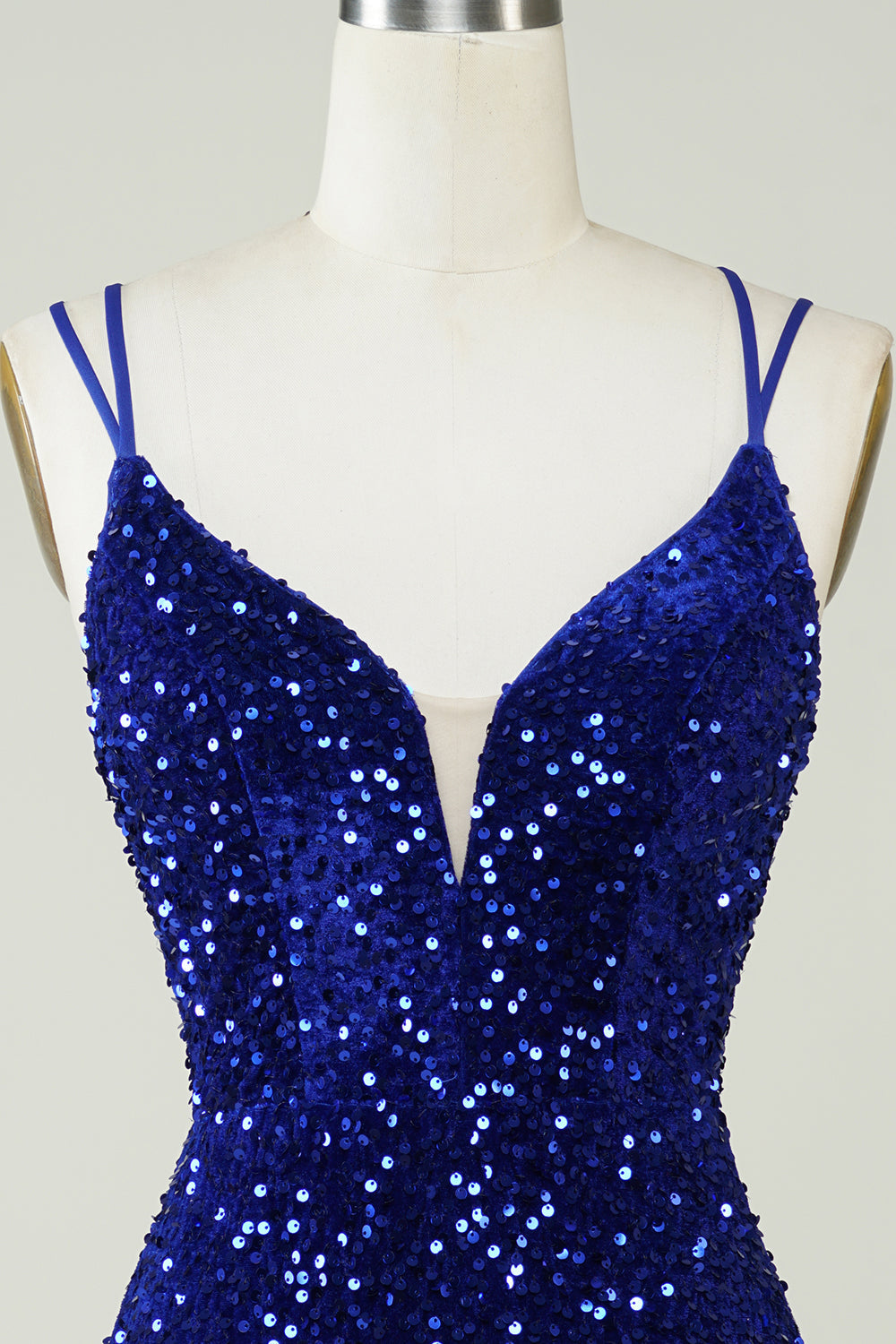 Vaina Royal Blue Sequins Vestido corto de bienvenida con Criss Cross Back
