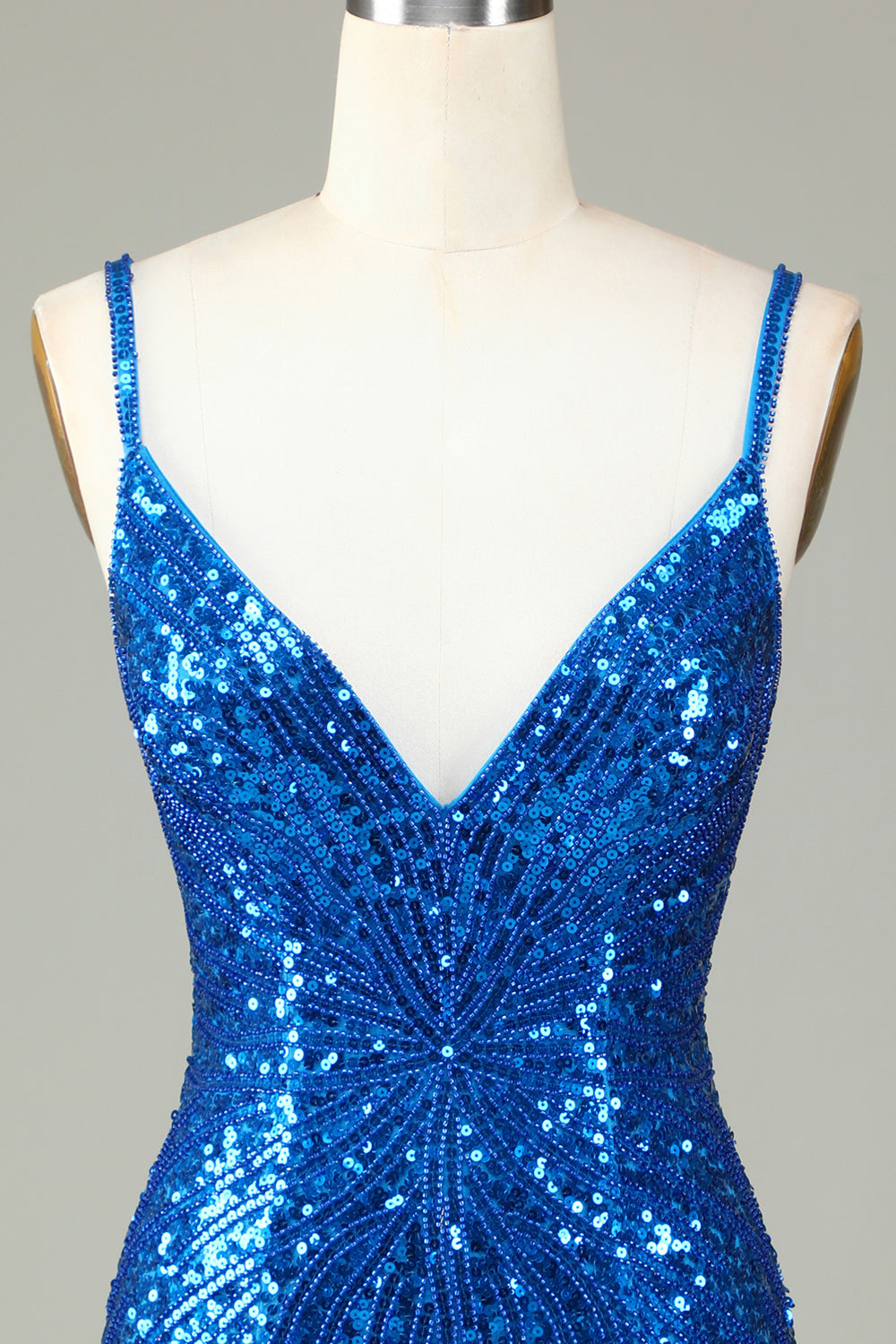 Vestido de noche corto con escote en V espalda con cordones y tirantes finos en azul brillante y cuentas