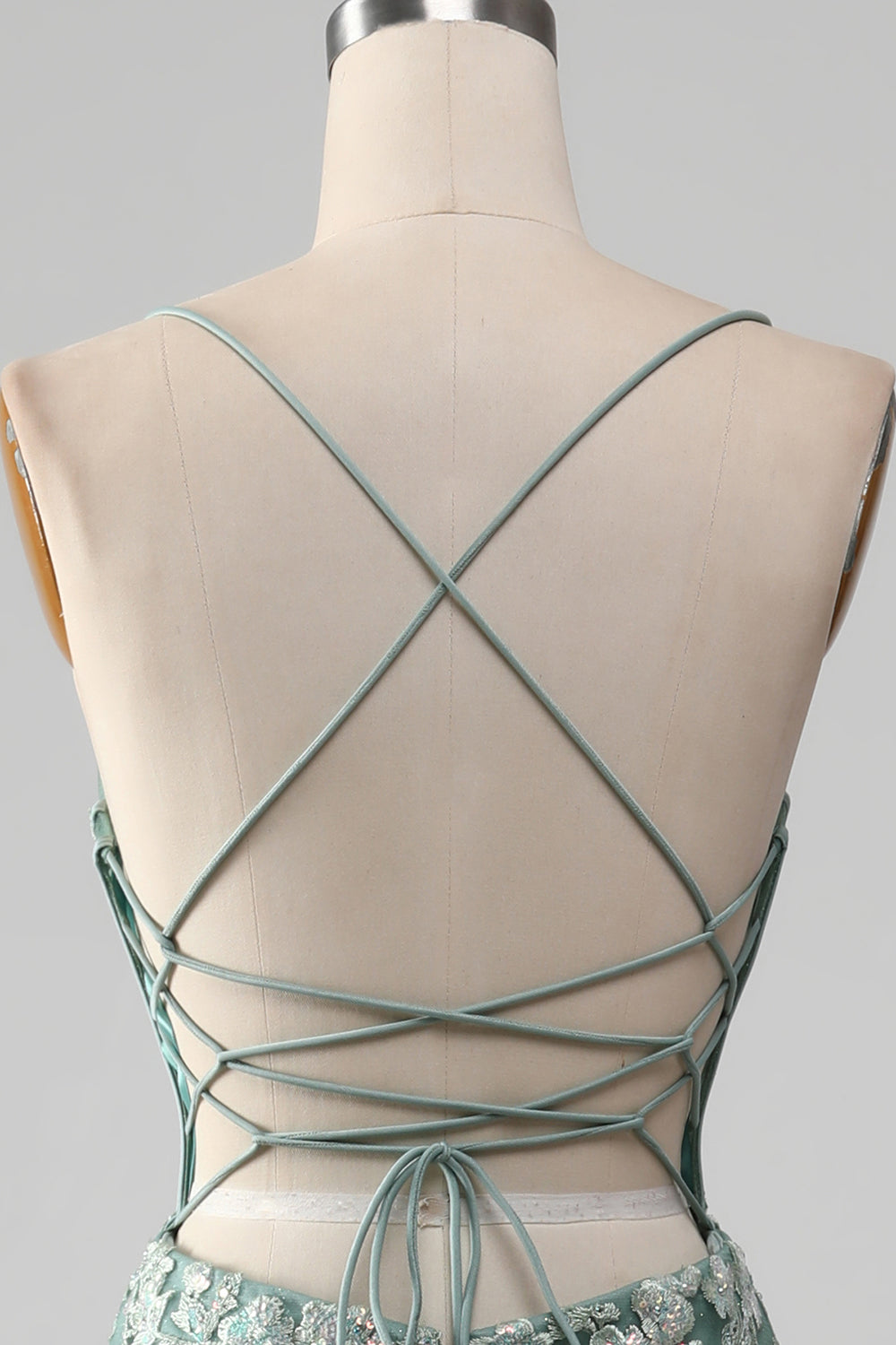 Vestido de fiesta verde claro con cordones en la espalda de sirena con apliques