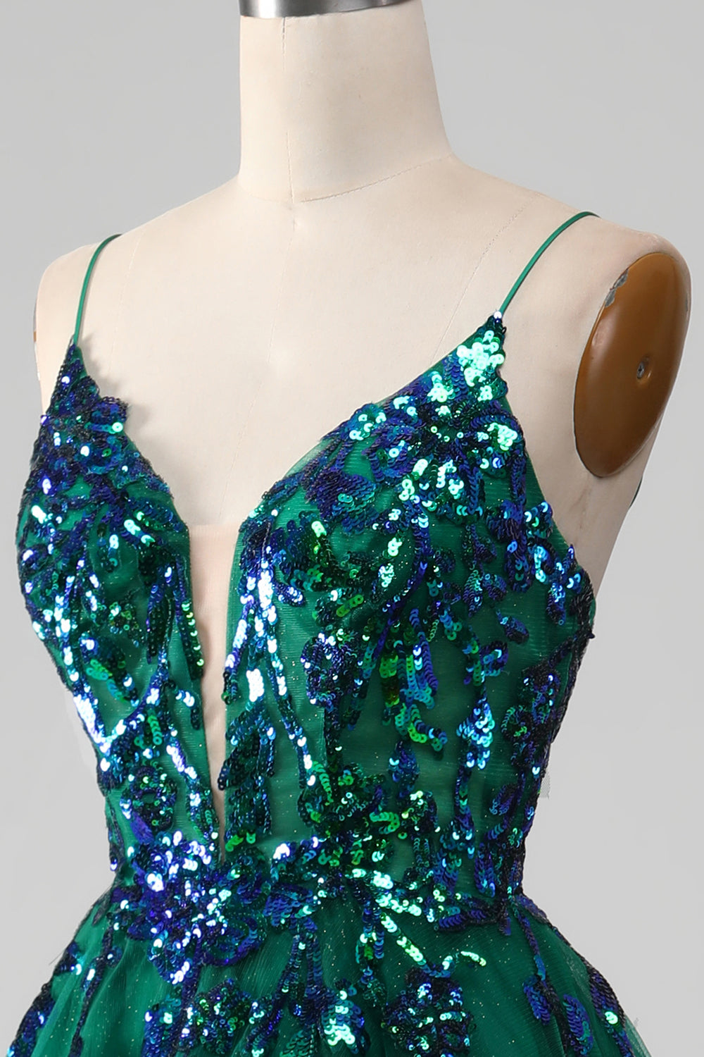Vestido de fiesta de tirantes finos de tul verde oscuro con lentejuelas