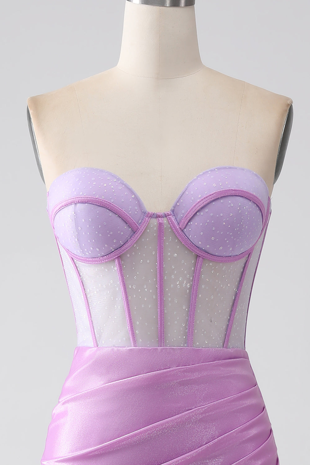 Vestido de fiesta sin tirantes con corsé de sirena lila con abertura