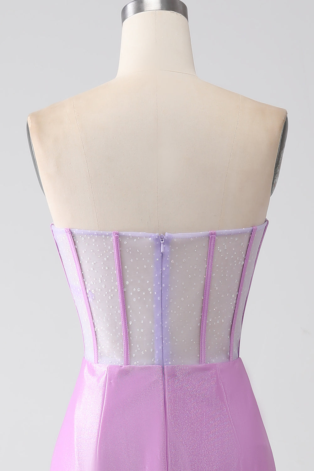Vestido de fiesta sin tirantes con corsé de sirena lila con abertura