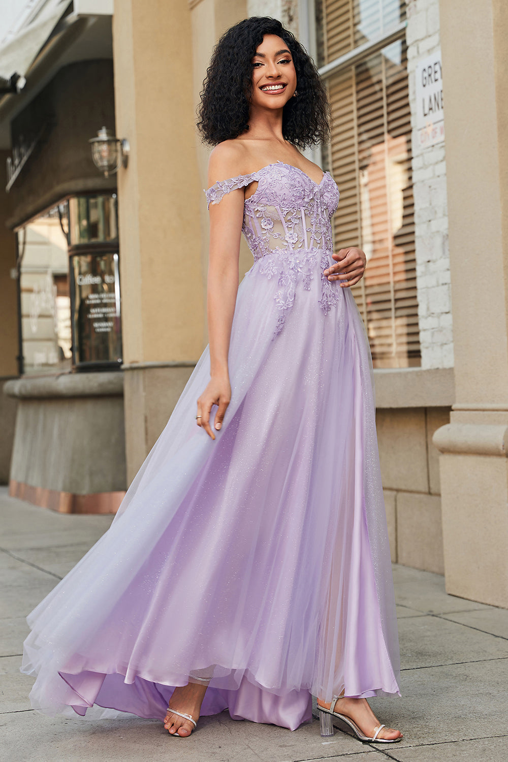 Precioso Un Vestido De Fiesta De Corsé Púrpura De Línea De Hombros Fuera De Hombros Con Apliques