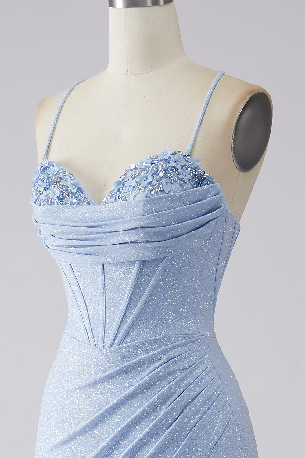 Vestido de fiesta de sirena brillante azul claro con abertura