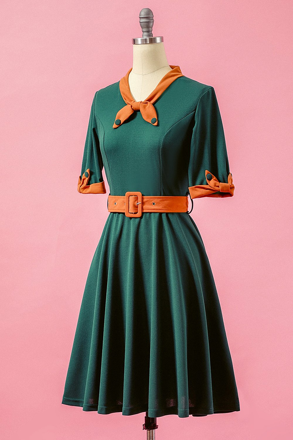 vestido de fiesta verde con cuello en V