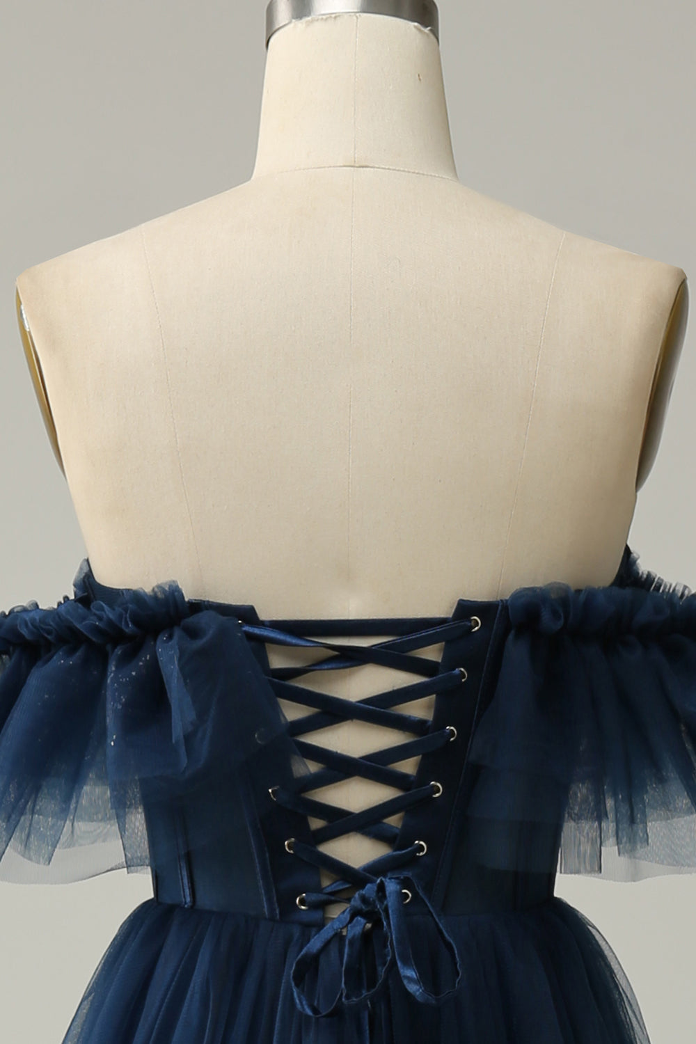 Línea A Fuera del Hombro Tul Vestido de Fiesta
