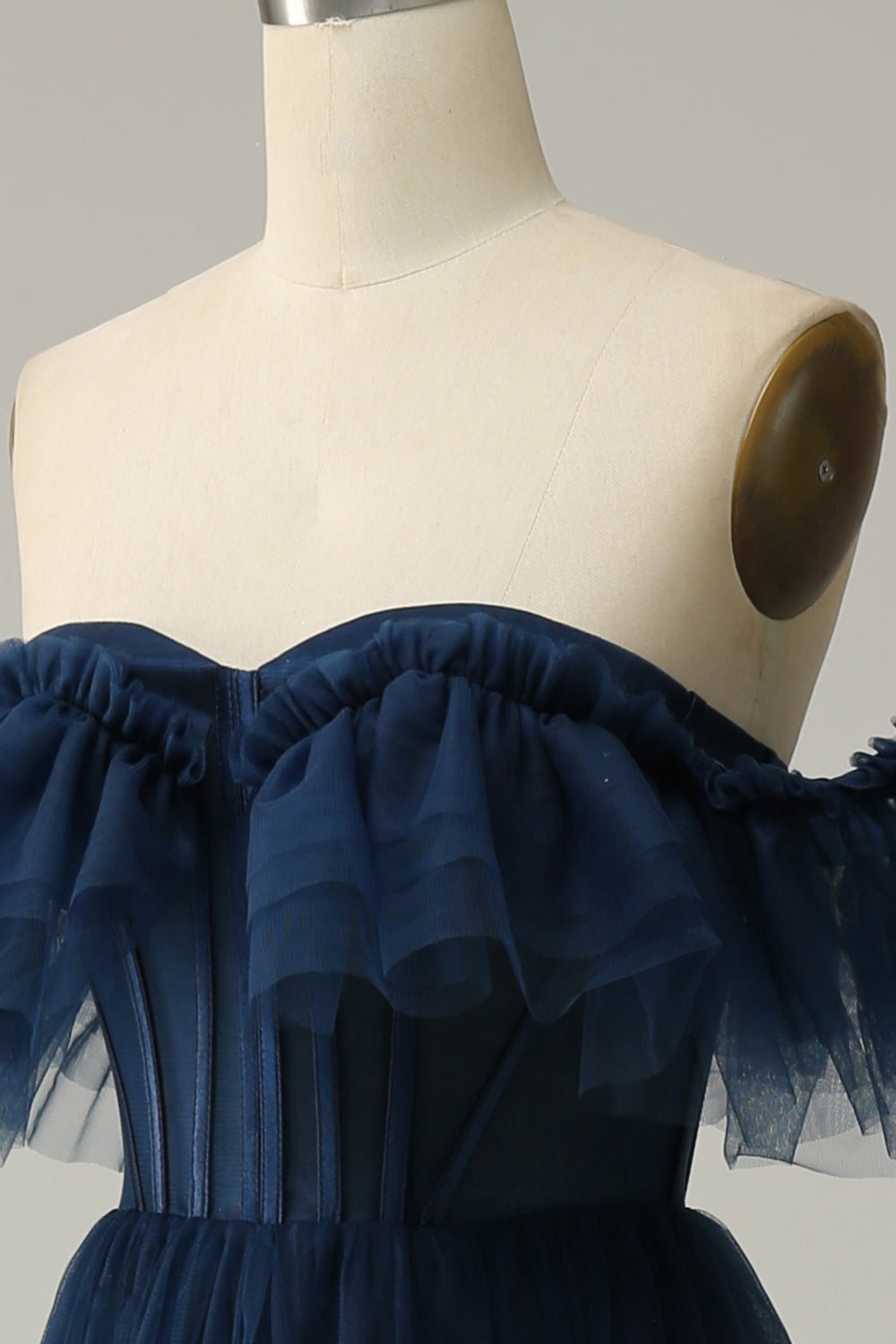 Línea A Fuera del Hombro Tul Vestido de Fiesta