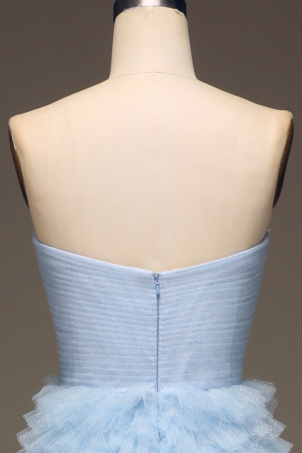 Vestido de fiesta escalonado azul claro de tul con abertura