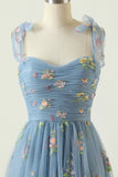 Vestido de fiesta largo azul gris con bordados