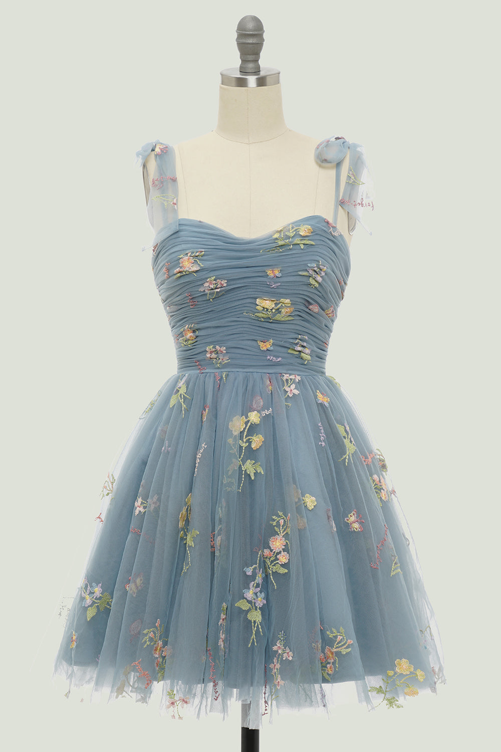 Vestido corto de cóctel gris azul escote A