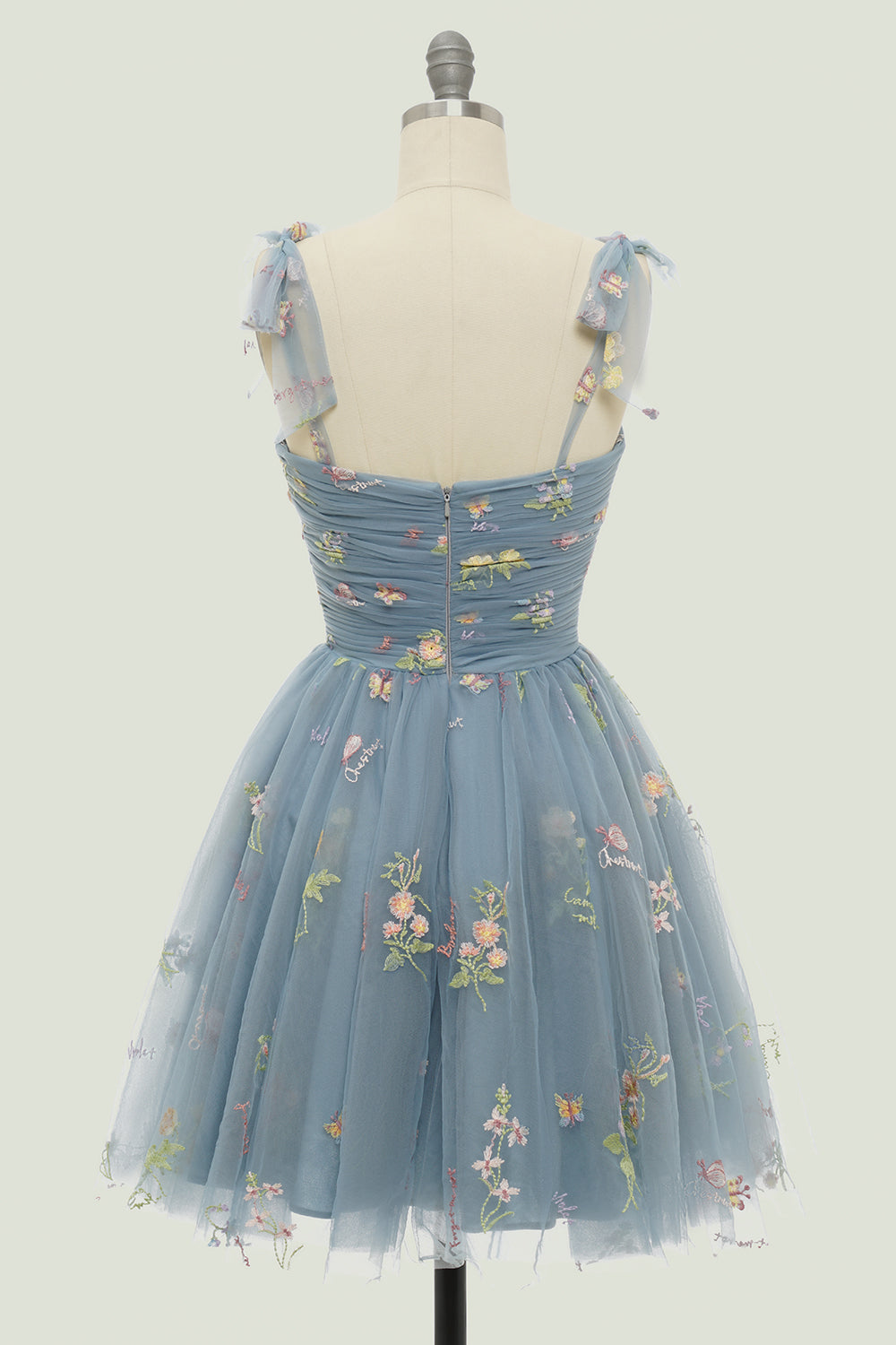 Vestido corto de cóctel gris azul escote A