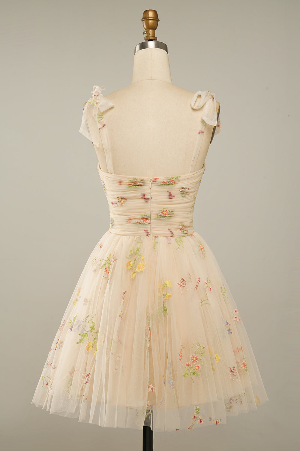 Vestido corto de cóctel gris azul escote A