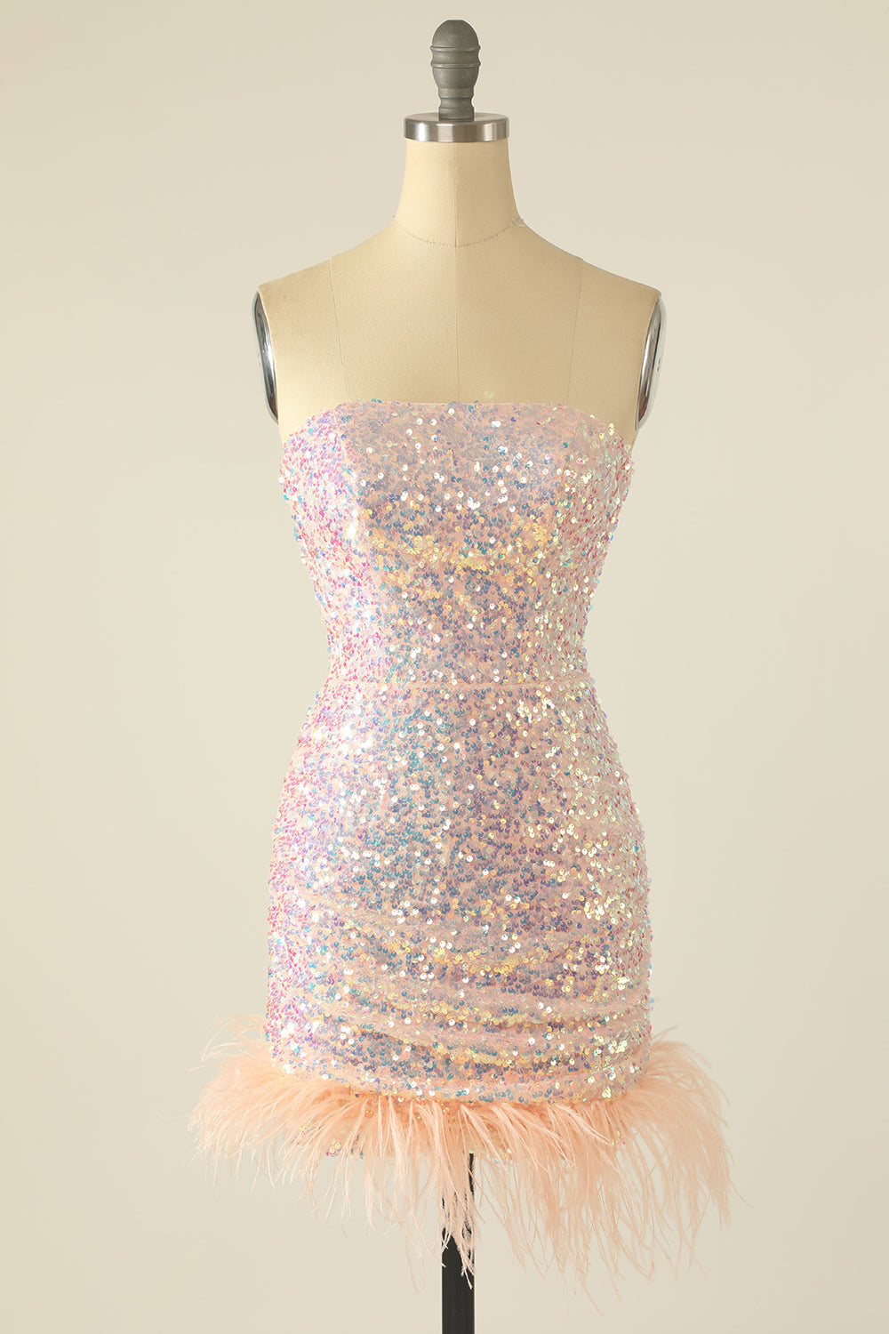 Vestido de lentejuelas azul cielo con plumas