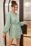 Vestido de graduación verde con mangas largas