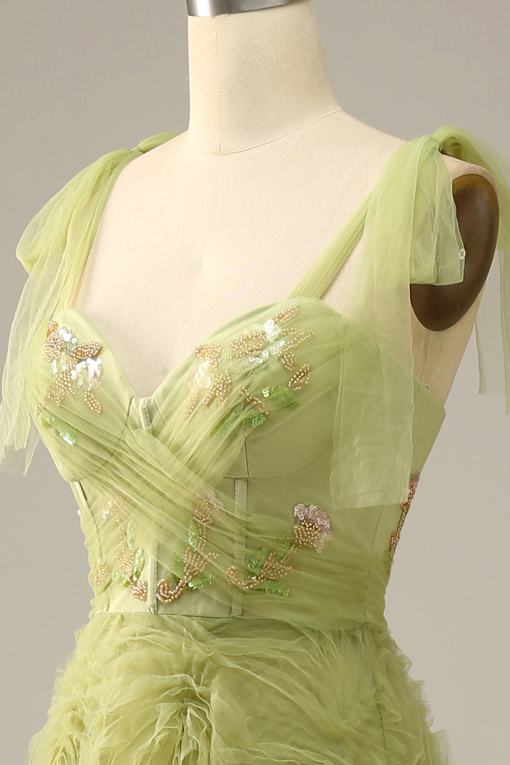 Vestido de Graduación Verde Claro A-Línea Con Bordado