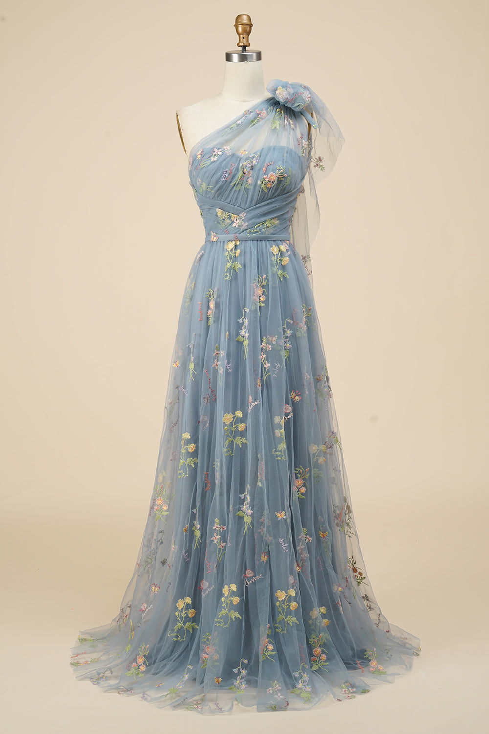 Azul vestido de fiesta con bordados