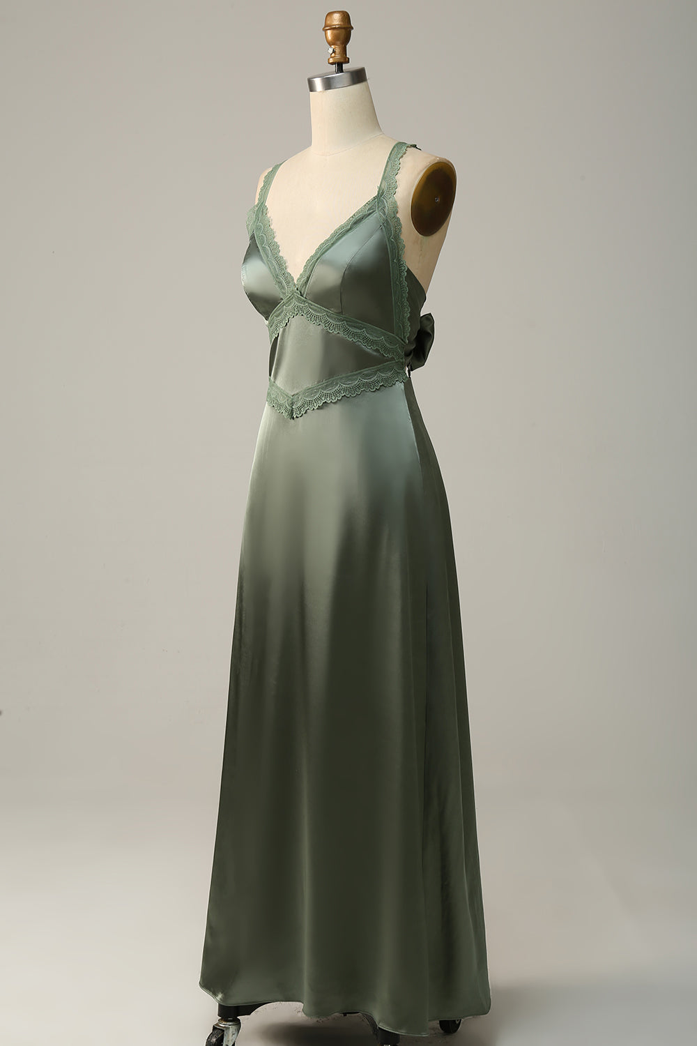 V-Neck Open Back Dusty Green Bridesmaid Vestido con encaje