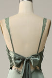 V-Neck Open Back Dusty Green Bridesmaid Vestido con encaje