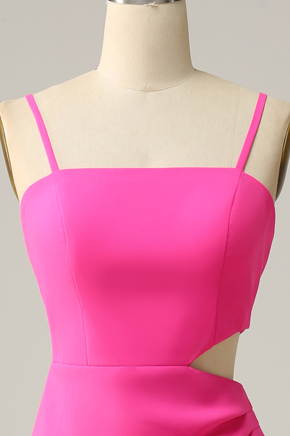 Las correas de espagueti cortan el vestido de dama de honor rosa caliente con volantes