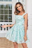 Lindo vestido corto de bienvenida con volantes en una línea fuera del hombro azul con volantes