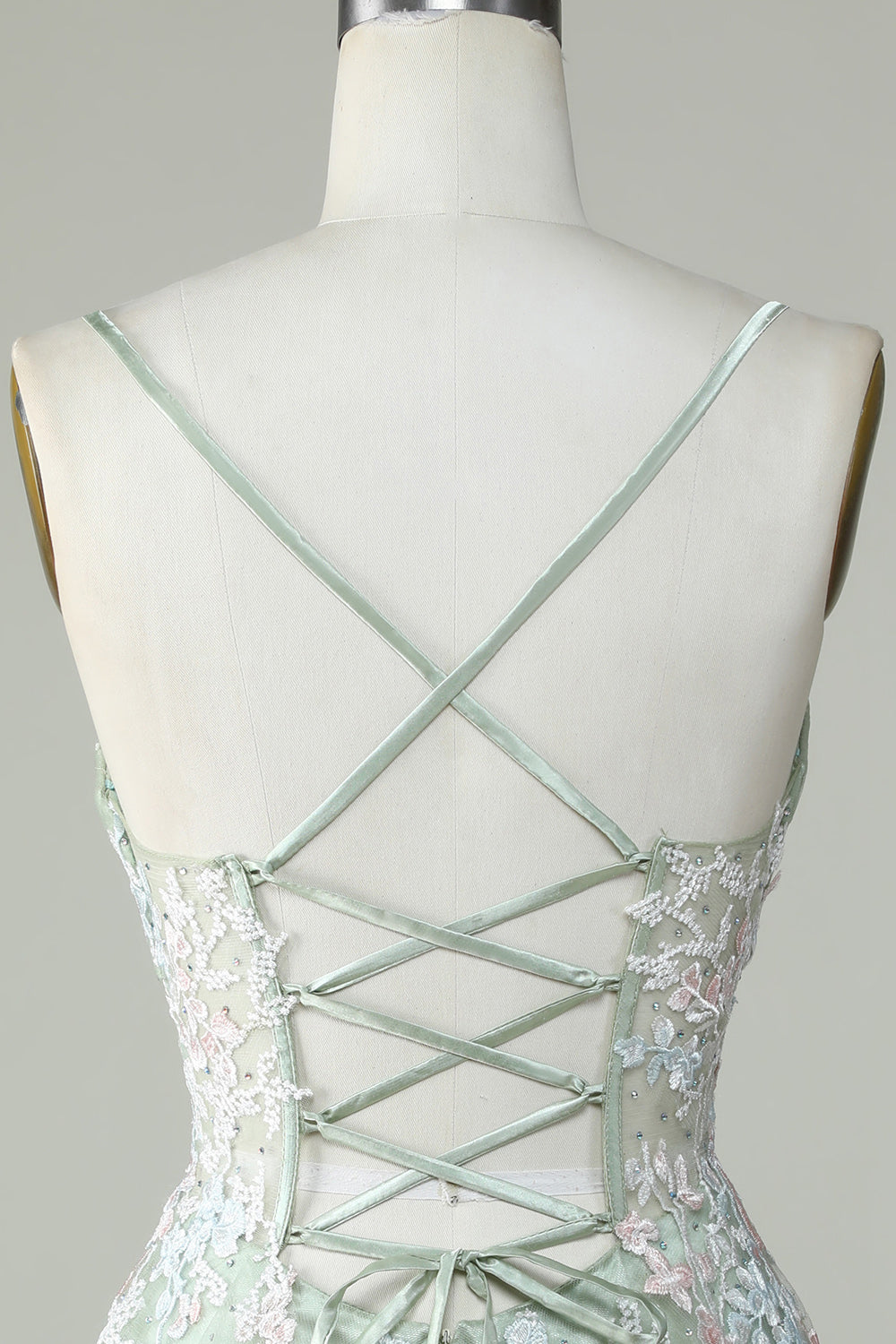 Dusty Sage Spaghetti Straps Homecoming Dress con Criss Cross Back