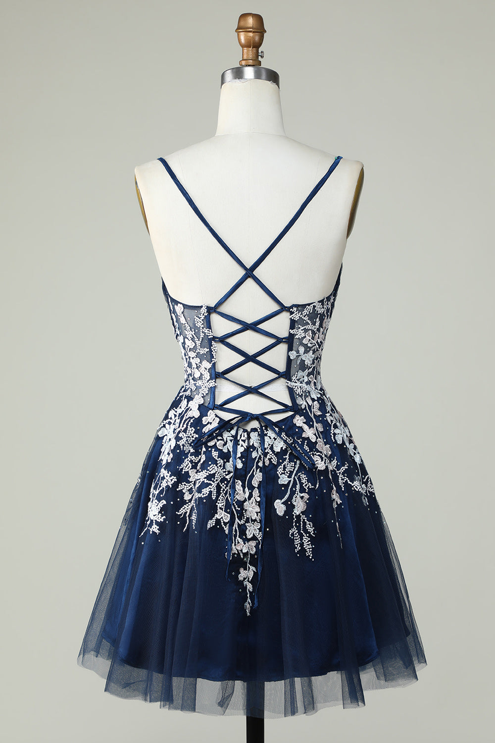 Dusty Sage Spaghetti Straps Homecoming Dress con Criss Cross Back