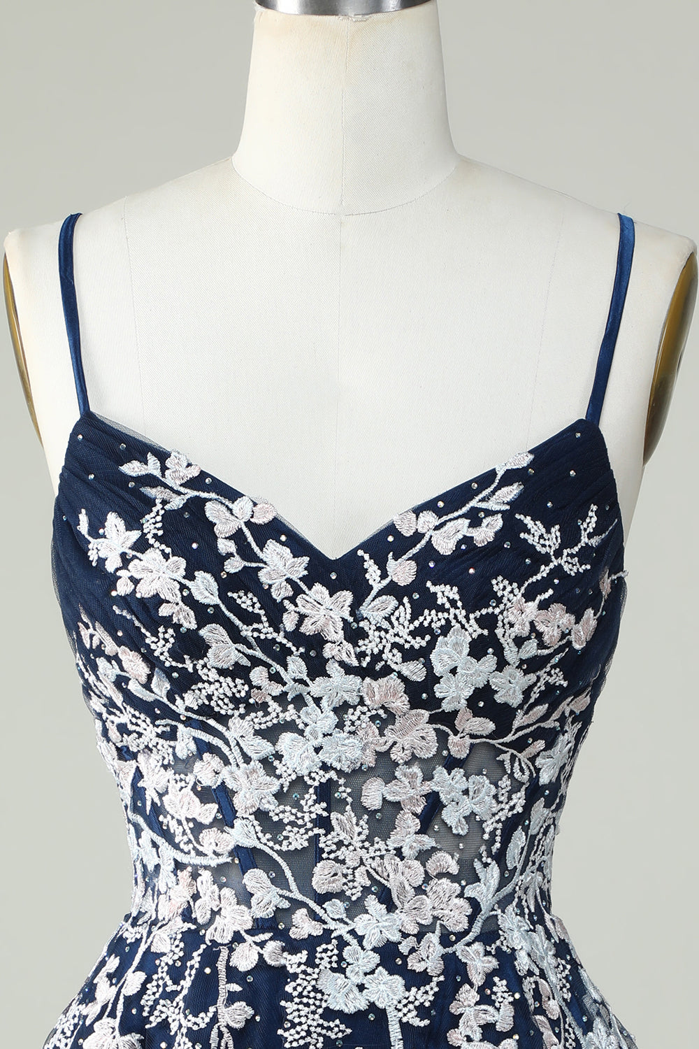 Dusty Sage Spaghetti Straps Homecoming Dress con Criss Cross Back