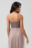 Chic Romántico A Line Spaghetti Straps Dusty Blue Long Bridesmaid Dress con abalorios