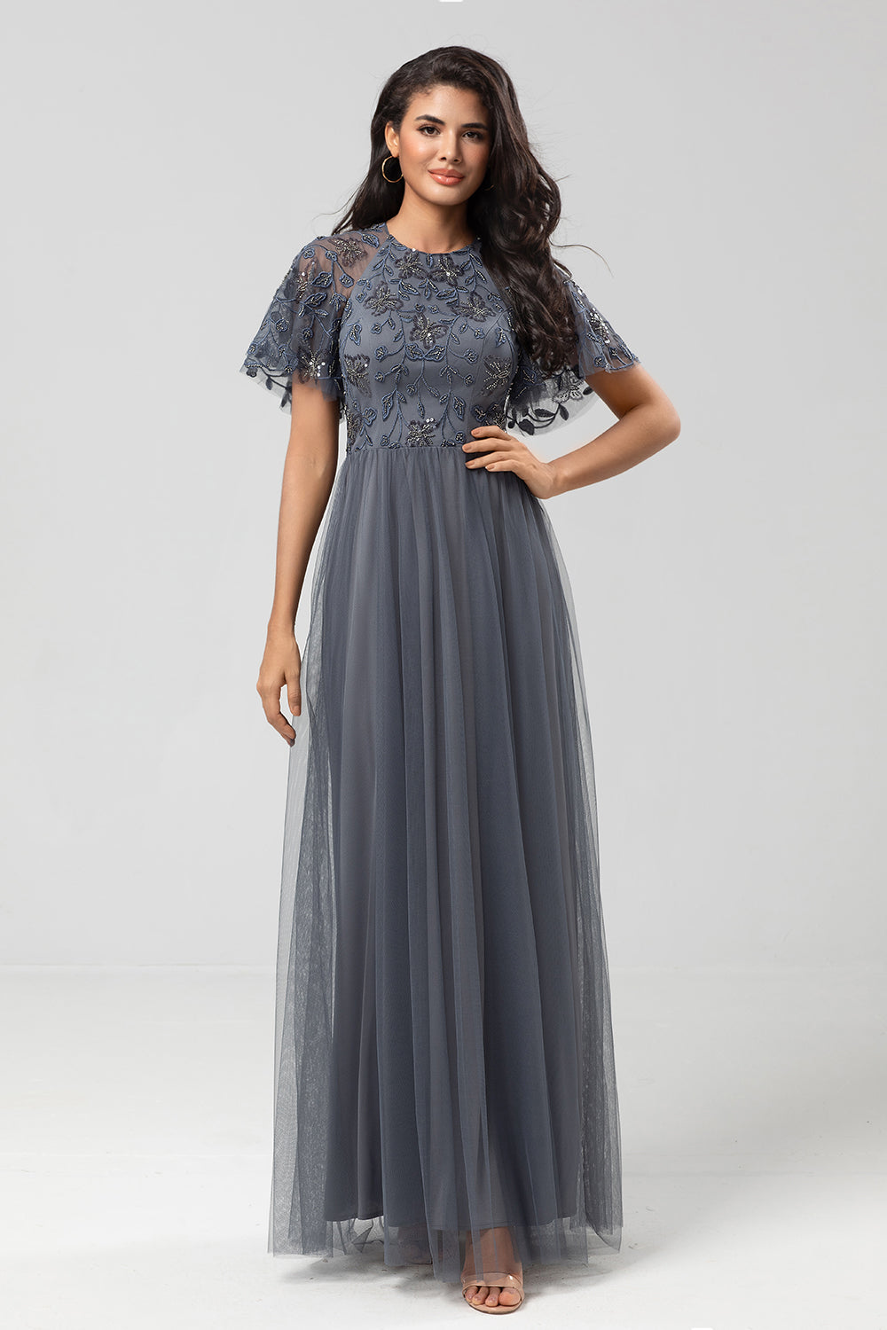 Classic Elegance A-Line Jewel Neck Grey Long Bridesmaid Dress con mangas cortas