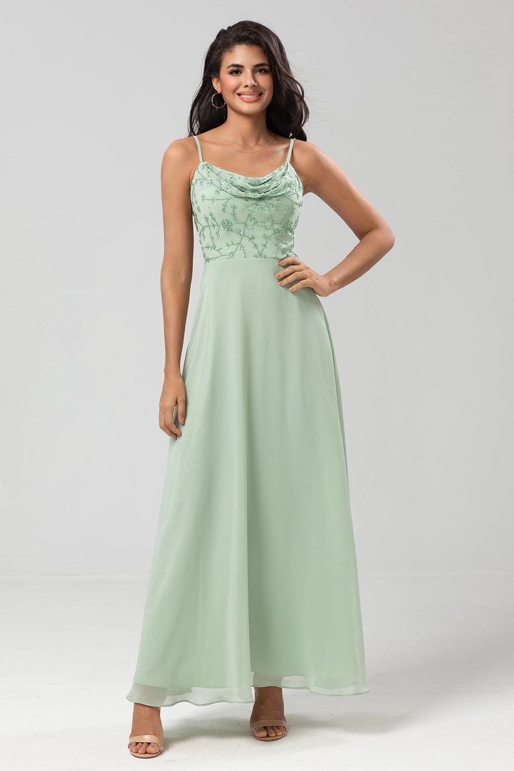 Certificablemente elegante A Line Spaghetti Straps Dusty Pink Long Bridesmaid Dress con cuentas