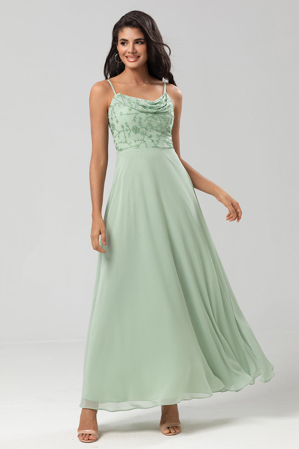 Certificablemente elegante A Line Spaghetti Straps Dusty Pink Long Bridesmaid Dress con cuentas