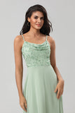 Certificablemente elegante A Line Spaghetti Straps Dusty Pink Long Bridesmaid Dress con cuentas