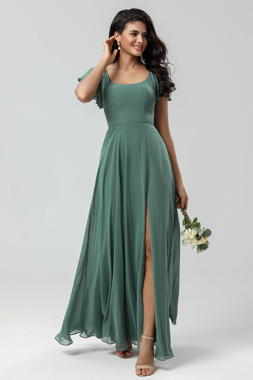 A-Line Vestido de dama de honor larga verde con volantes