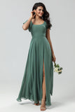 A-Line Vestido de dama de honor larga verde con volantes