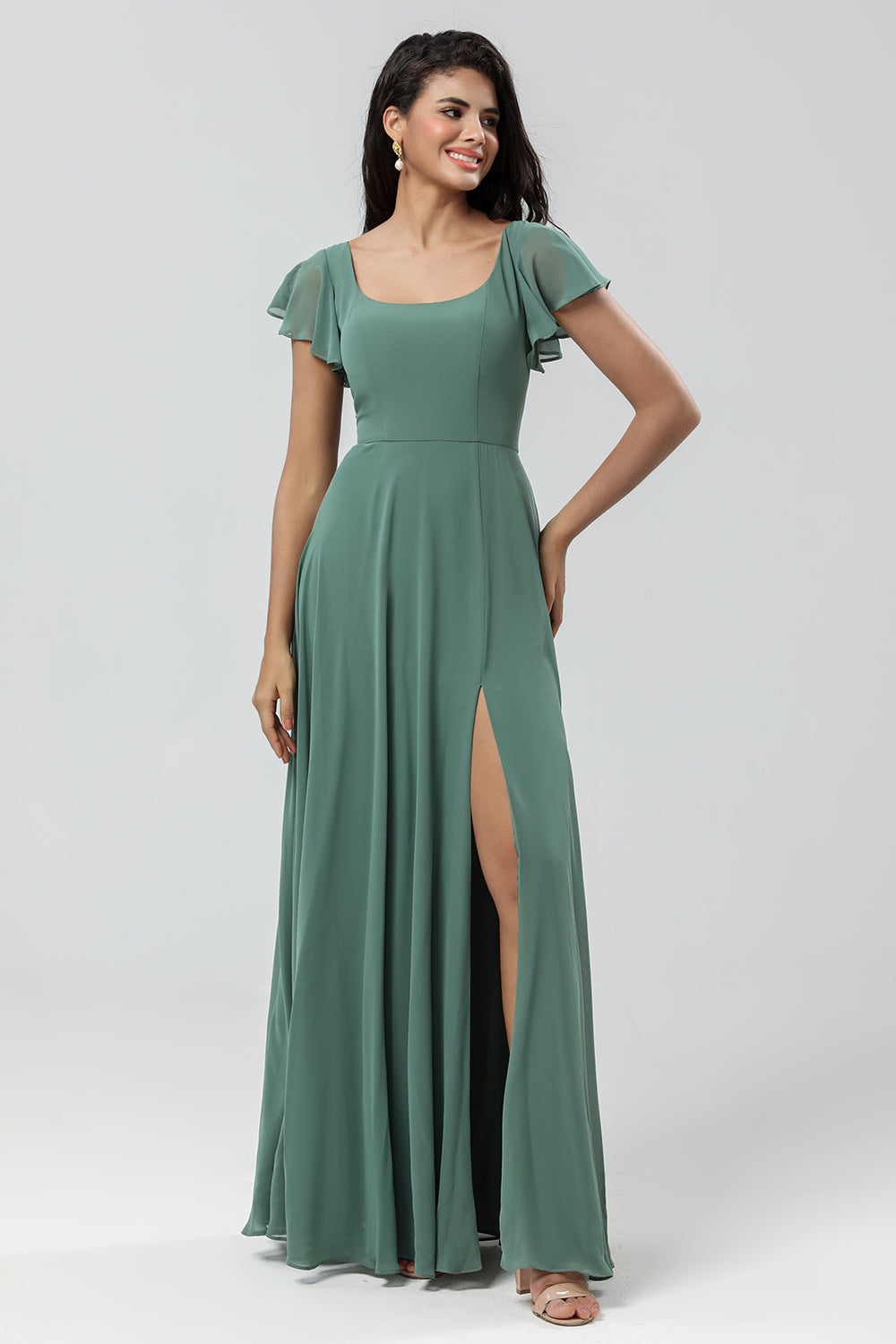 A-Line Vestido de dama de honor larga verde con volantes