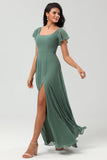 A-Line Vestido de dama de honor larga verde con volantes