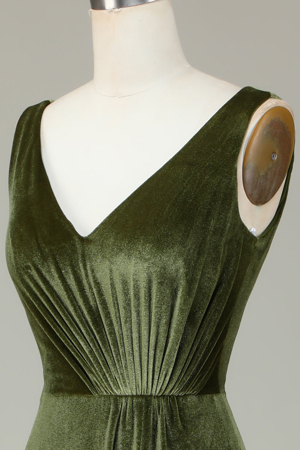 V-Cuello sin mangas Olive Velvet Vestido de dama de honor