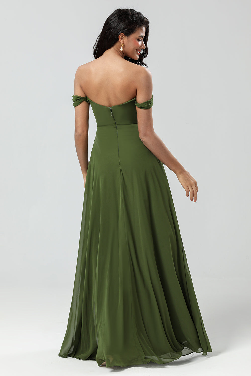 Off The Shoulder A Line Vestido de dama de honor oliva con hendidura