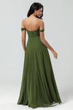Off The Shoulder A Line Vestido de dama de honor oliva con hendidura