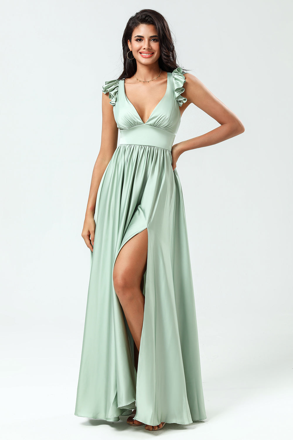 Deep V-Neck A Line Green Vestido de dama de honor largo con volantes