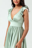 Deep V-Neck A Line Green Vestido de dama de honor largo con volantes
